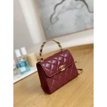 Chanel AP2945 Psaníčko s řetízkem z jehněčí kůže, vínově červená se zlatými detaily