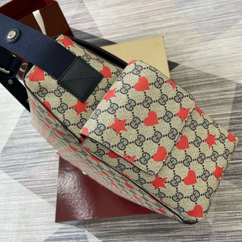 Gucci 811491 Velká přebalovací taška Tmavě modrá