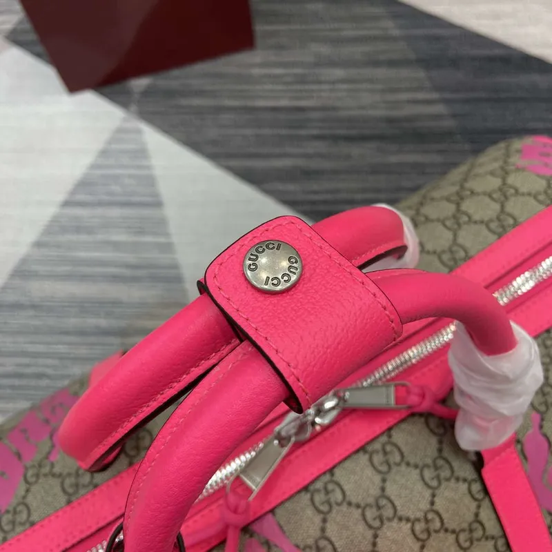 Gucci 834962 Střední taška přes rameno s potiskem Jasně růžová