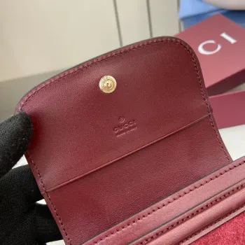 Gucci 818795 Gucci Blondie pouzdro na karty z jemné kůže vínově červené