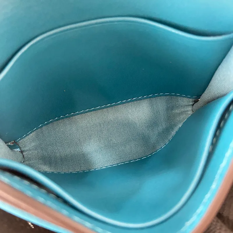 Gucci 818795 Gucci Blondie pouzdro na karty z jemné kůže Modrá