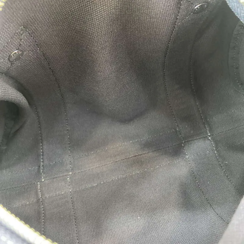 Gucci 816865 Malá tištěná plátěná taška Duffle Tmavě modrá