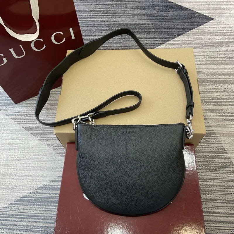 Gucci 824529 Gucci B Malá Taška Černá