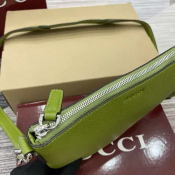 Gucci 824529 Gucci B Malá Taška Olivově zelená