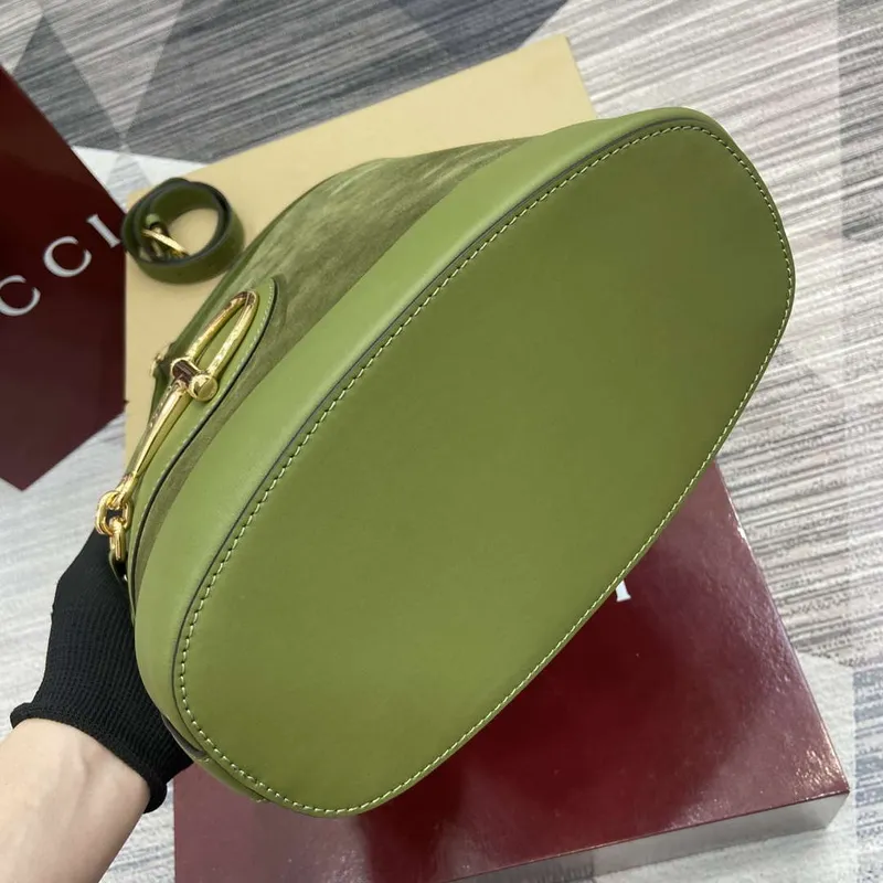 Gucci 833660 Gucci 73 Střední kabela na víno Zelená semiš