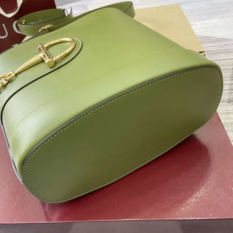 Gucci 833660 Gucci 73 Střední kabela Bucket Zelená hladká kůže