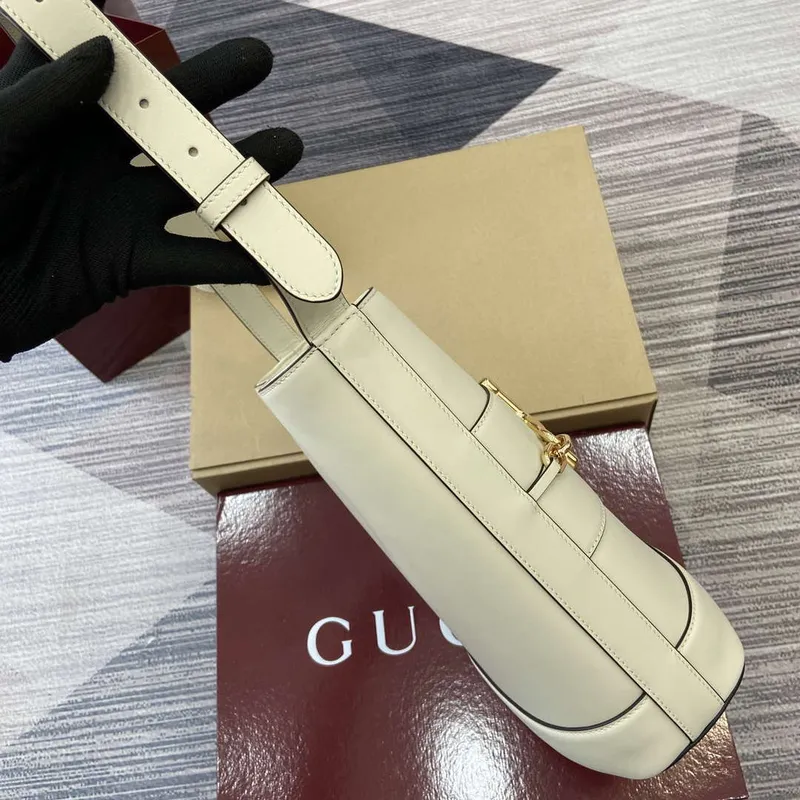 Gucci 833660 Gucci 73 Střední kabela na řetězu Bílá hladká kůže