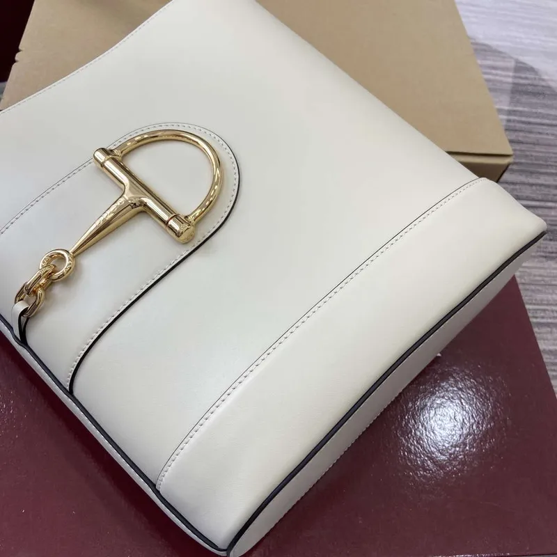 Gucci 833660 Gucci 73 Střední kabela na řetězu Bílá hladká kůže