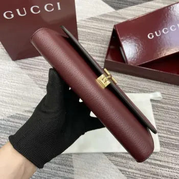 Gucci 828147 Gucci Softbit Continental Wallet Ancora červená