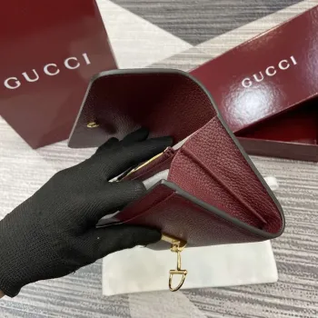 Gucci 828147 Gucci Softbit Continental Wallet Ancora červená