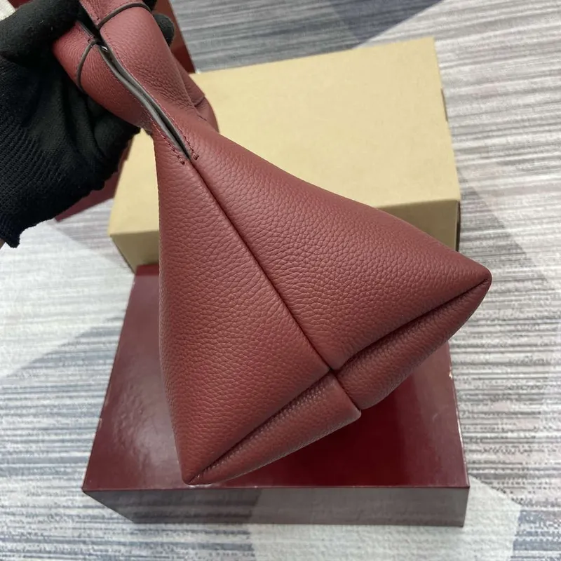 Gucci 837467 Gucci Softbit Medium Top Handle Bag Ancora červená