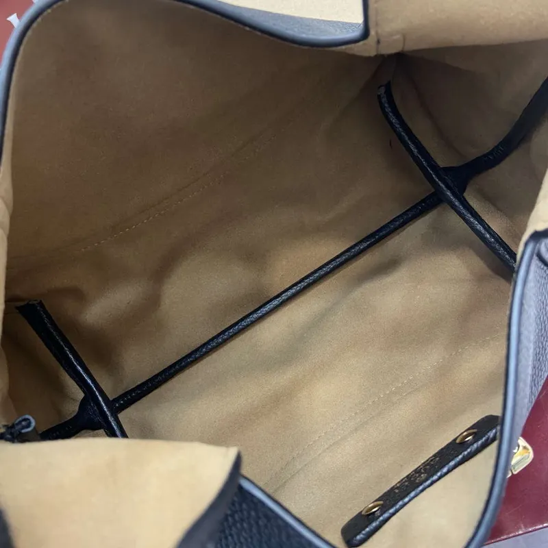 Gucci 837467 Gucci Softbit Střední Kabelka s Uchem Černá