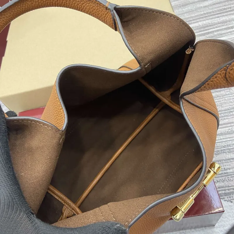 Gucci 837467 Gucci Softbit Střední Taška s Uchem Hnědá