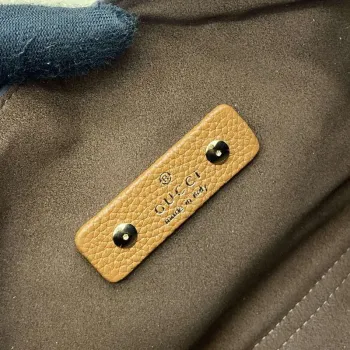 Gucci 837467 Gucci Softbit Střední Taška s Uchem Hnědá