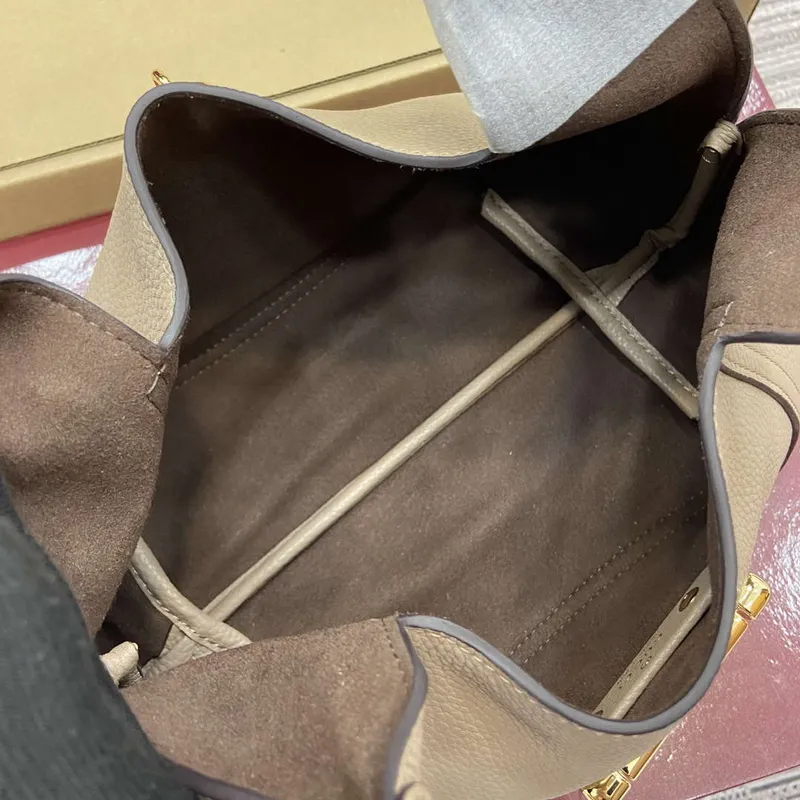 Gucci 837467 Gucci Softbit Střední Taška s Horním Uchem Taupe zrnitá