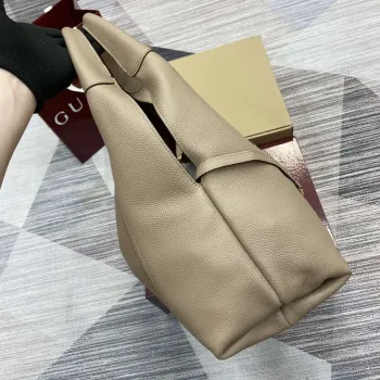 Gucci 837467 Gucci Softbit Střední Taška s Horním Uchem Taupe zrnitá