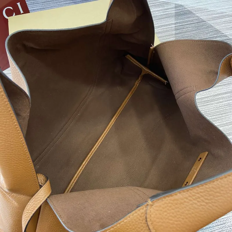 Gucci 837466 Gucci Softbit Maxi Kabelka přes rameno Hnědá