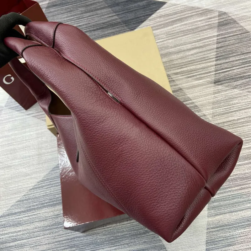 Gucci 837466 Gucci Softbit Maxi Kabelka přes rameno Ancora Red