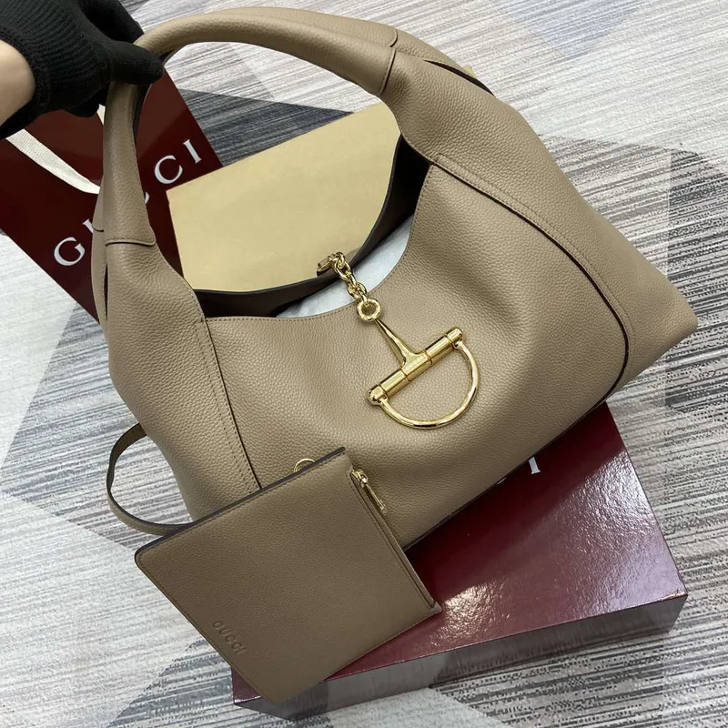 Gucci 837466 Gucci Softbit Maxi Kabelka přes rameno Taupe zrnitá