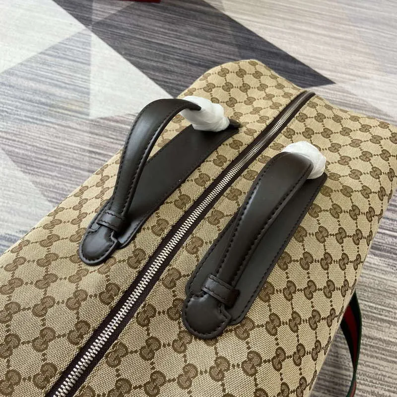 Gucci 821668 GG plátěná střední taška hnědá