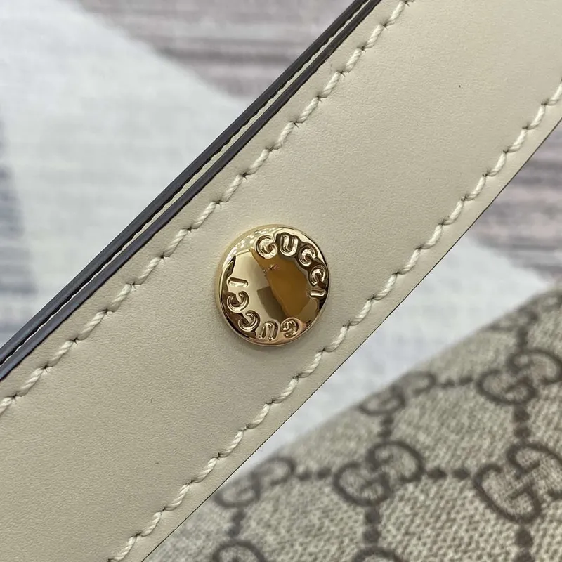 Gucci 815178 Gucci Horsebit 1955 Soft Medium Shoulder Bag s bílými koženými detaily