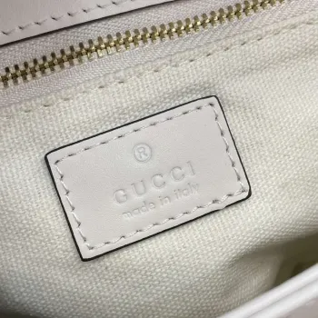 Gucci 815178 Gucci Horsebit 1955 Soft Medium Shoulder Bag s bílými koženými detaily