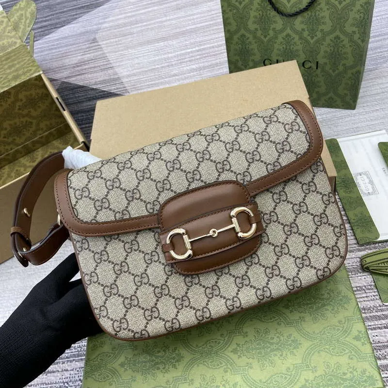 Gucci 815178 Gucci Horsebit 1955 Soft Medium Shoulder Bag Hnědý kožený lem