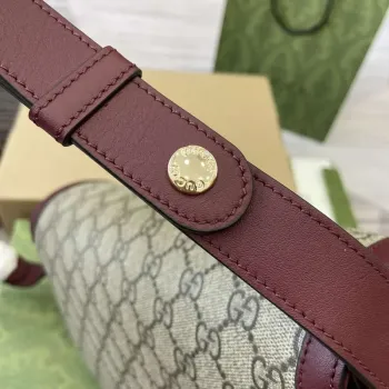 Gucci 815178 Gucci Horsebit 1955 Soft Medium Shoulder Bag s červenými koženými detaily