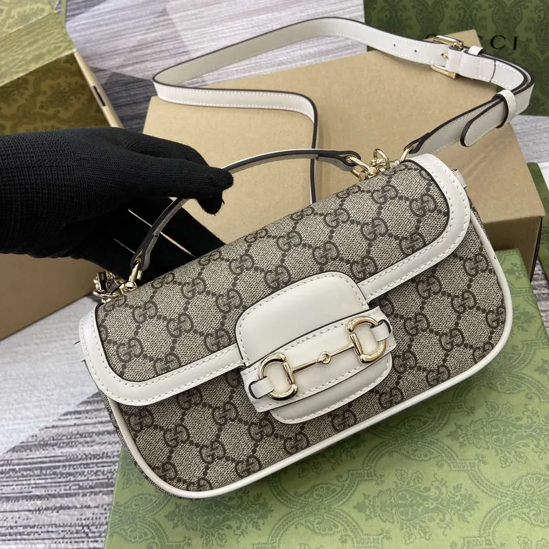 Gucci 815206 Gucci Horsebit 1955 Soft Small Top Handle Bag Bílá kůže s detaily