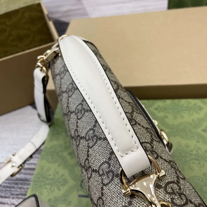 Gucci 815206 Gucci Horsebit 1955 Soft Small Top Handle Bag Bílá kůže s detaily