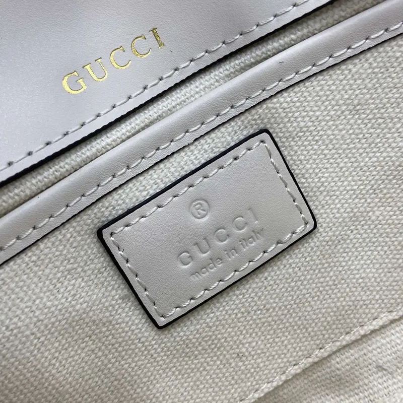 Gucci 815206 Gucci Horsebit 1955 Soft Small Top Handle Bag Bílá kůže s detaily