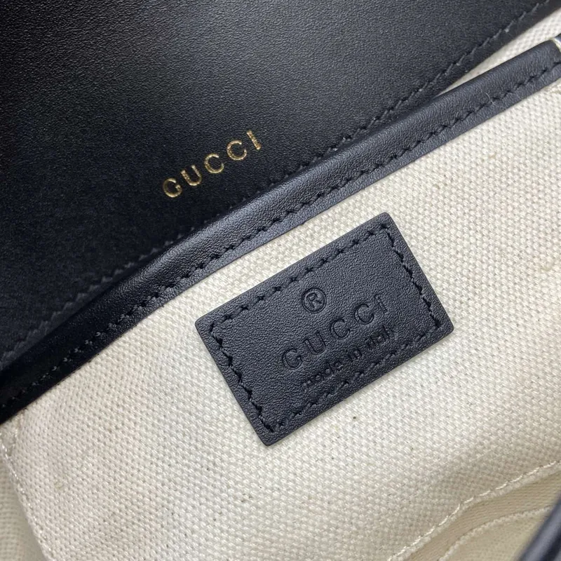 Gucci 815206 Gucci Horsebit 1955 Soft Small Top Handle Bag s černými koženými detaily