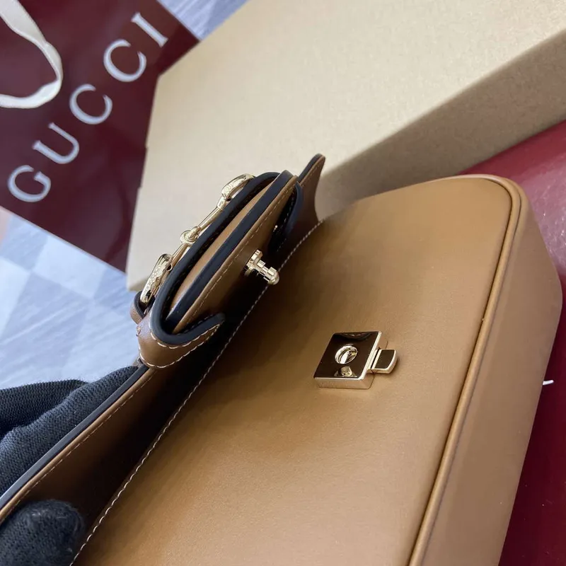 Gucci 815206 Gucci Horsebit 1955 Soft Small Top Handle Bag Hnědá