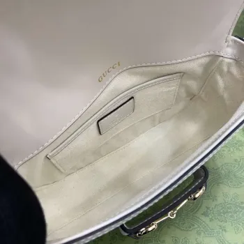 Gucci 815205 Gucci Horsebit 1955 Soft Small Shoulder Bag s bílými koženými detaily
