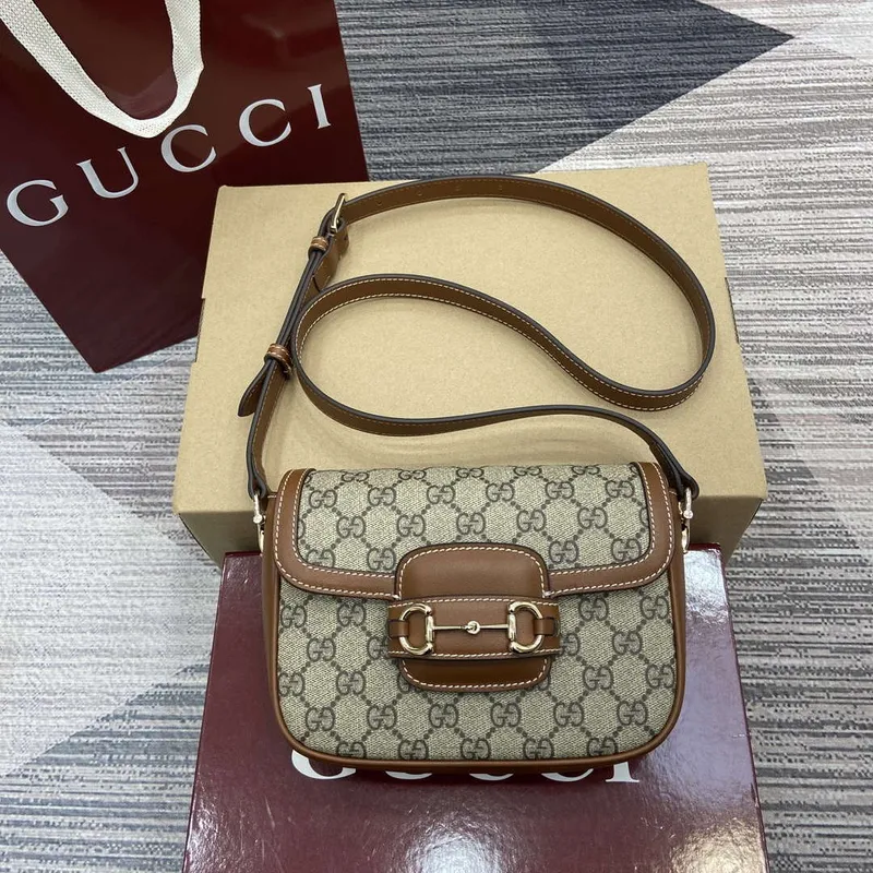 Gucci 815205 Gucci Horsebit 1955 Soft Small Shoulder Bag Hnědý kožený lem