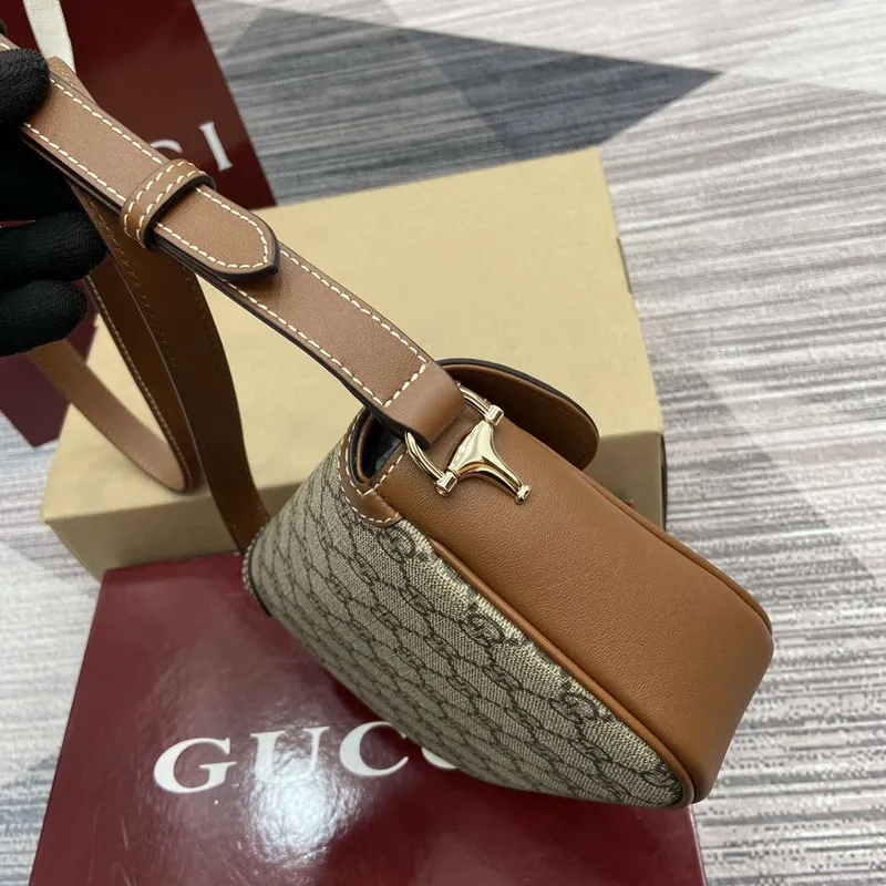 Gucci 815205 Gucci Horsebit 1955 Soft Small Shoulder Bag Hnědý kožený lem
