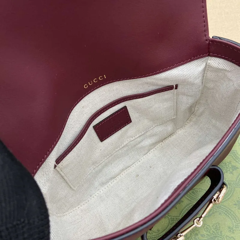 Gucci 815205 Gucci Horsebit 1955 Měkká malá kabelka přes rameno červená