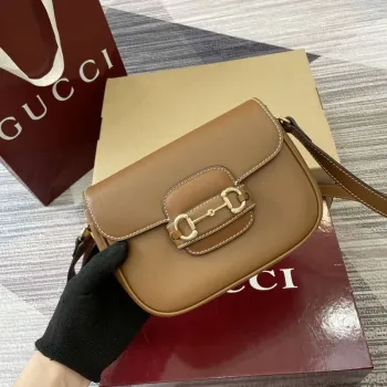 Gucci 815205 Gucci Horsebit 1955 Měkká malá kabelka přes rameno hnědá
