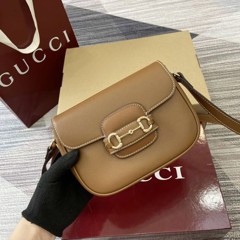 Gucci 815205 Gucci Horsebit 1955 Měkká malá kabelka přes rameno hnědá