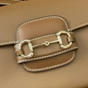Gucci 815205 Gucci Horsebit 1955 Měkká malá kabelka přes rameno hnědá