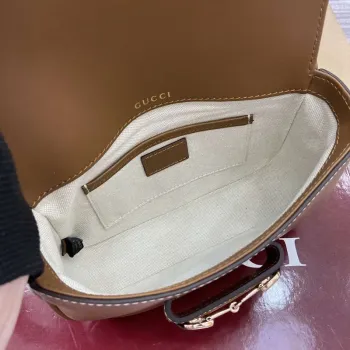 Gucci 815205 Gucci Horsebit 1955 Měkká malá kabelka přes rameno hnědá