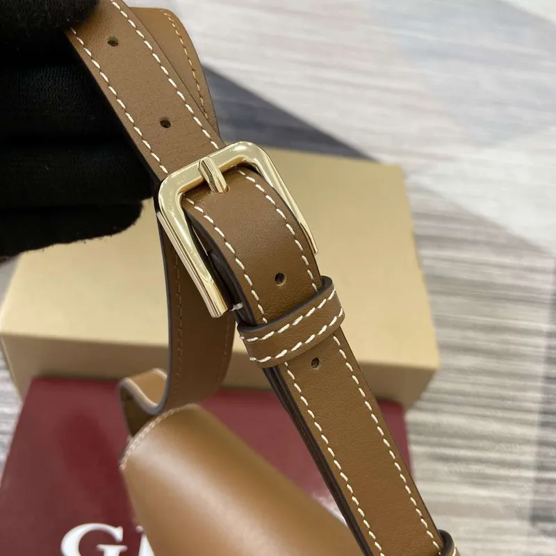Gucci 815205 Gucci Horsebit 1955 Měkká malá kabelka přes rameno hnědá
