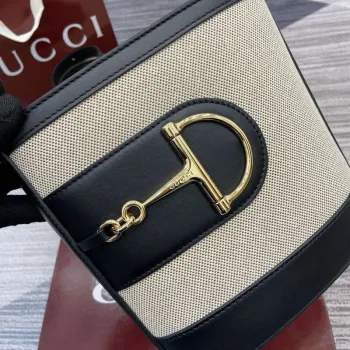 Gucci 833665 Gucci 73 Malá kabela na řetízku Přírodní plátno