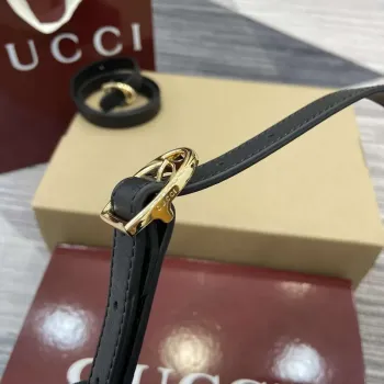 Gucci 833665 Gucci 73 Malá kabela na řetízku Přírodní plátno