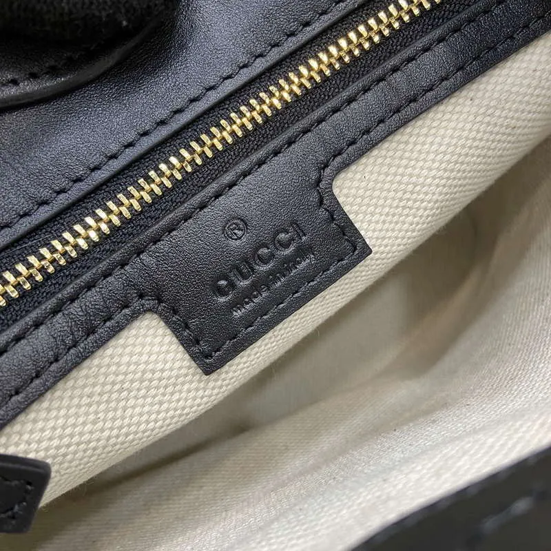 Gucci 833665 Gucci 73 Malá kabela na řetízku Přírodní plátno