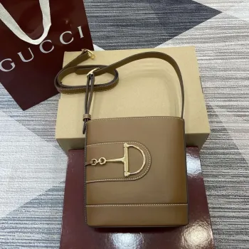 Gucci 833665 Gucci 73 Malá kabela na řetízku Hnědá kůže