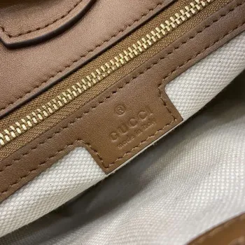 Gucci 833665 Gucci 73 Malá kabela na řetízku Hnědá kůže