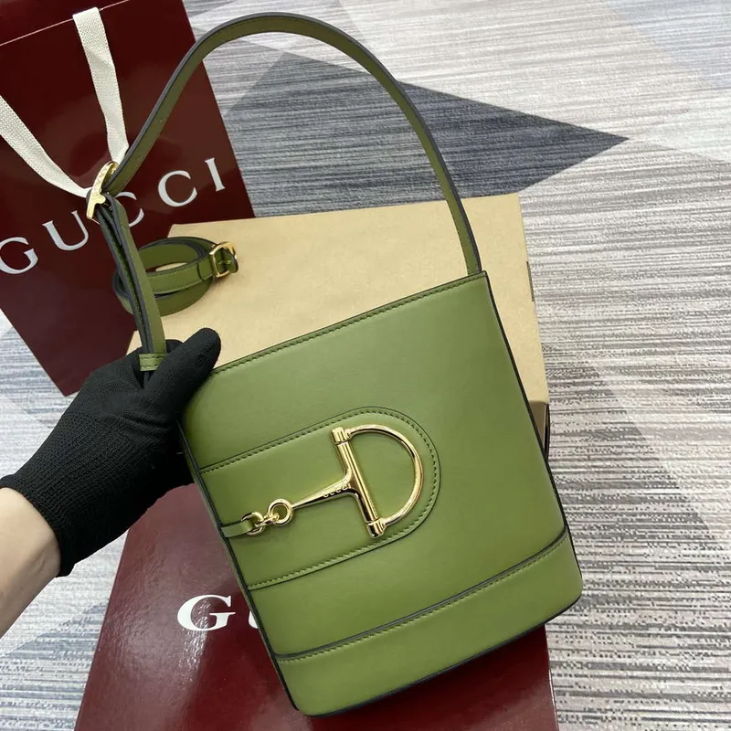 Gucci 833665 Gucci 73 Malá kabela na víno Zelená kůže