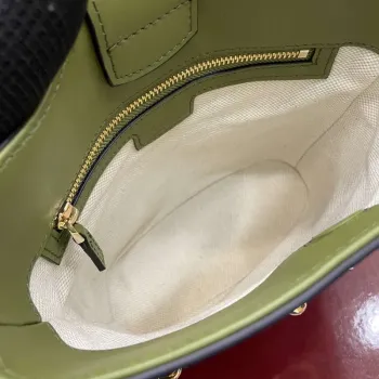 Gucci 833665 Gucci 73 Malá kabela na víno Zelená kůže