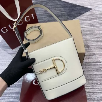 Gucci 833665 Gucci 73 Malá kabela na víno Bílá kůže